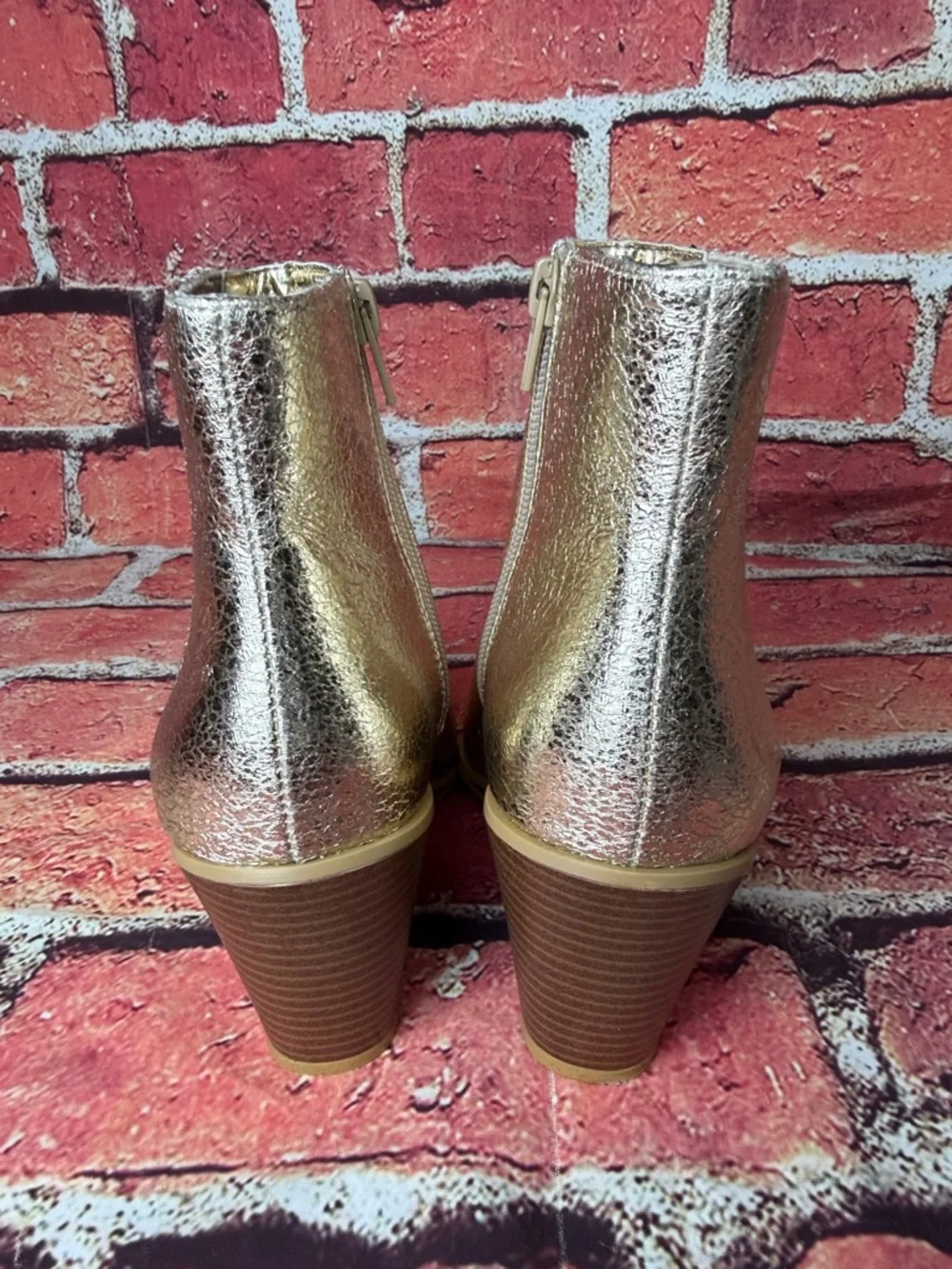 BCBGeneration Women’s Jacksin Wedge Ankle Chelsea Boots size 6 new